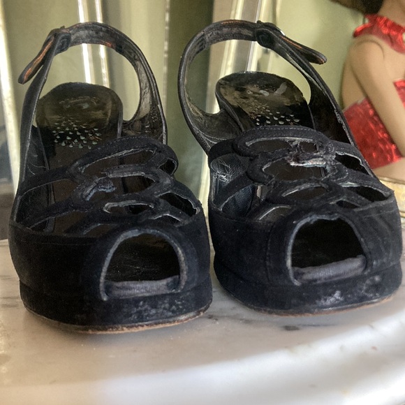 Vintage Velvet Platform Heels - Picture 7 of 13